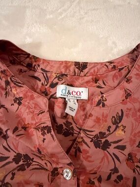 d&Co. Floral Button-Front Blouse in Dusty Rose